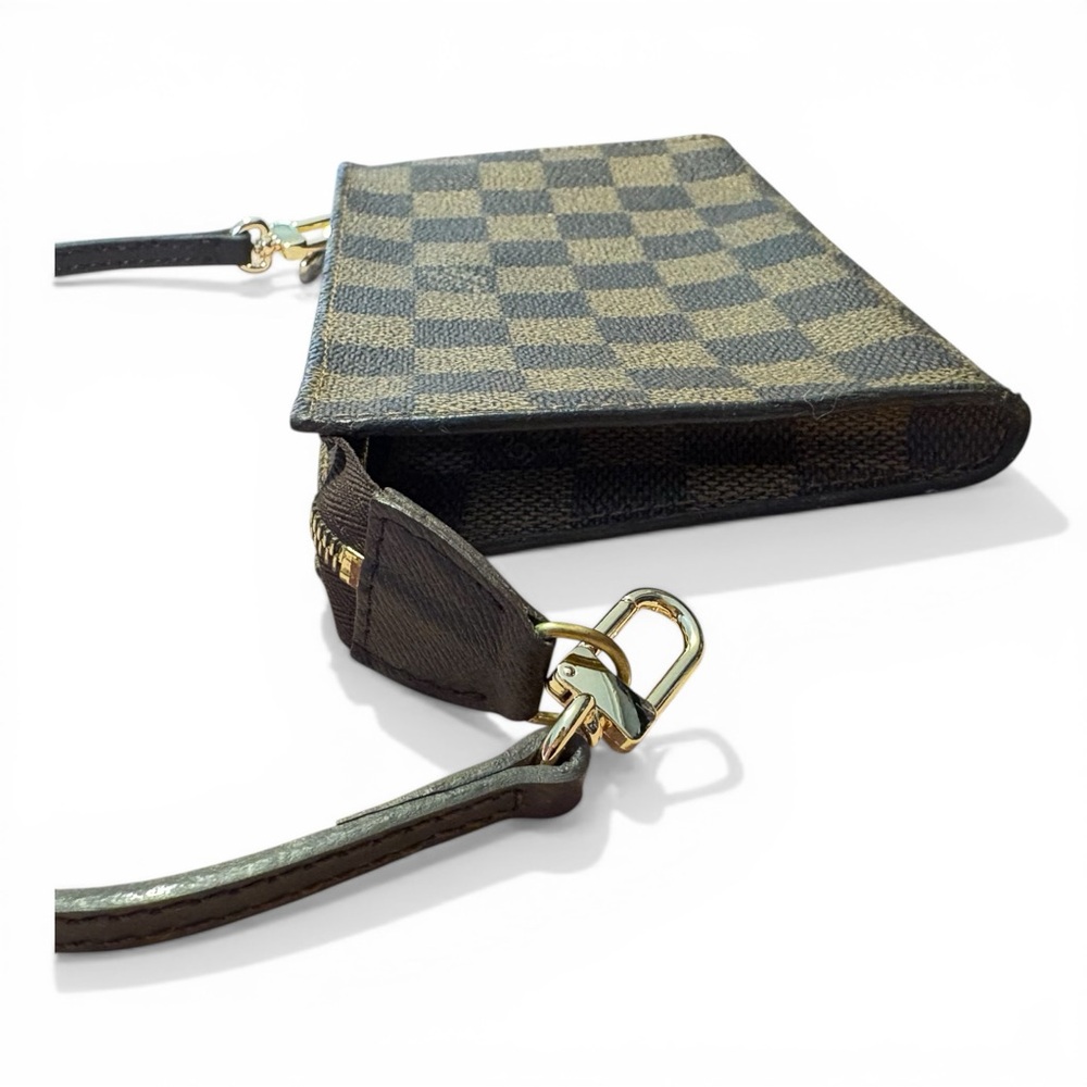 Louis Vuitton Neverfull Pouch in Damier Ebene W/ Strap Attachment • Authentic - Picture 4 of 16